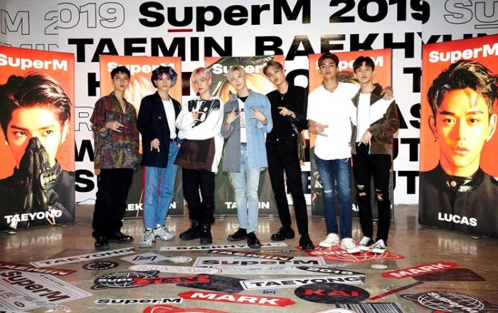 SuperM 팝업스토어 韓·美 동시 오픈, 글로벌 팬들로 ‘북새통’