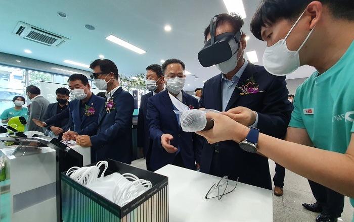 KT, 구미 5G 테스트베드 개소식서 5G 서비스 선보여