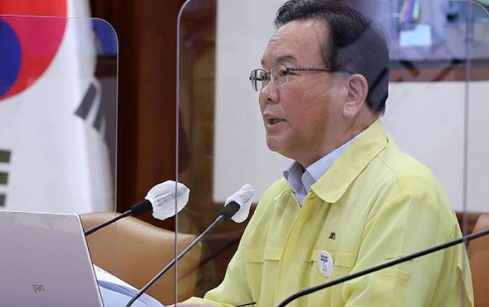 김부겸 총리 “비수도권 지역도 사적모임 4명까지 동일하게 적용” 