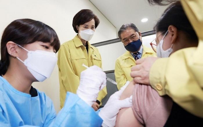 “모더나 백신 예방효과 94.1%…1차 접종에 델타 변이 72% 예방”  