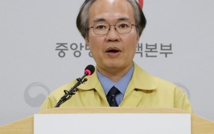 “방역수칙 어기면 모두에게 고통…조금 더 인내를” 방역당국 