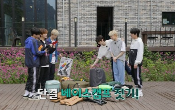 ENHYPEN, ‘엔어클락(EN-O’CLOCK)’ 8회 공개…일곱 멤버의 예능 전략 워크숍 현장!