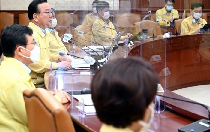 김 총리 “확산세 반전되지 않으면 더 강력한 방역조치” 