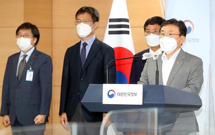 내년 상반기 국산 1호 코로나 백신 개발…글로벌 백신허브 5년간 2.2조 투입 