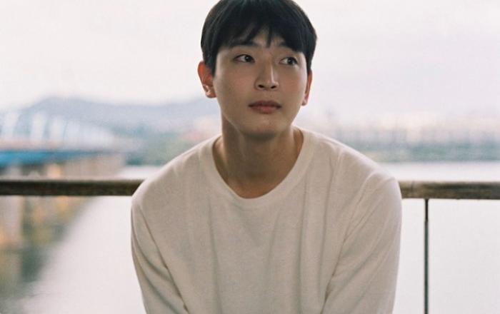 정진운, 청량한 비주얼 화보 공개...자신감+여유로움 가득