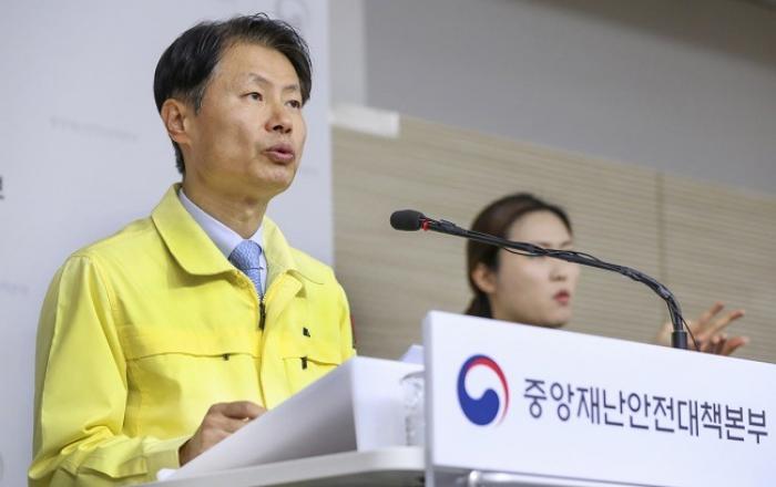 “백신 자급 첫걸음”…국내 개발 코로나19 백신 3상 임상시험 승인