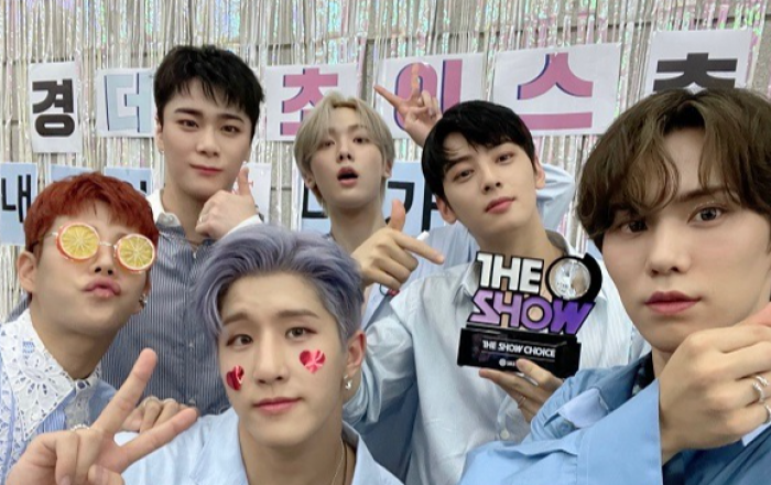 아스트로, 컴백 동시 ‘더쇼’ 1위 영광 “청량감으로 무더운 여름 물리치겠다”