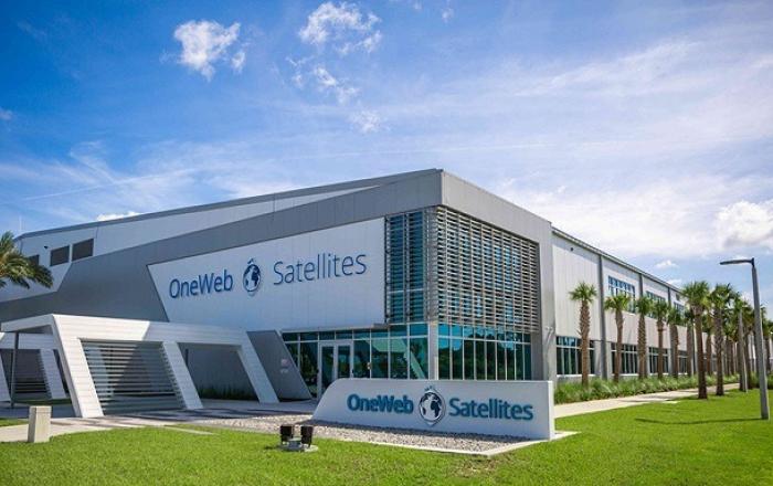 한화시스템, 우주기업 '원웹(OneWeb)'에 3억 달러 투자…이사회 합류