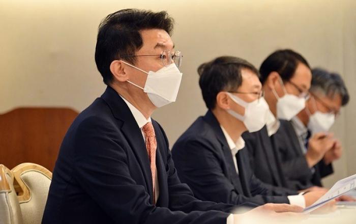 기재부 차관 “이달 말 추석 민생안정 대책 발표”