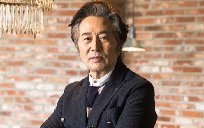 ‘대체불가 국민배우’ 백윤식, 판타지오와 전속 계약…차은우-옹성우와 한솥밥!