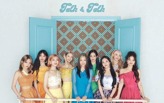 프로미스나인, ‘Talk & Talk’ 단체 오피셜 포토 공개…절정의 비주얼