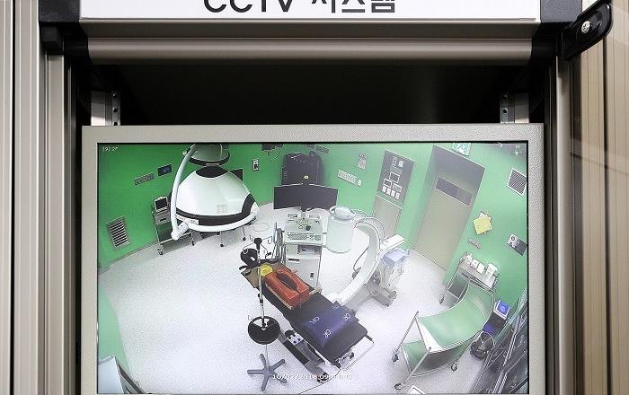 ‘수술실 CCTV 설치법’ 국회 통과…환자 보호 위한 3년간 노력 ‘결실’