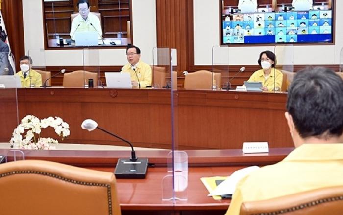 “추석 연휴 ‘풍선효과’ 걱정…증상 의심되면 검사 받아달라”
