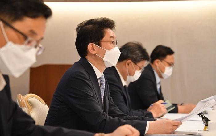 기재부 차관 “내년 1월부터 퀵서비스·대리기사 고용보험 적용”