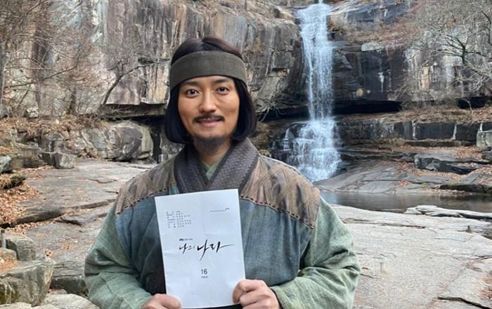 ‘나의 나라’ 인교진, 디테일 甲 분장 → 훈훈 로맨스까지… 신스틸러로 대활약