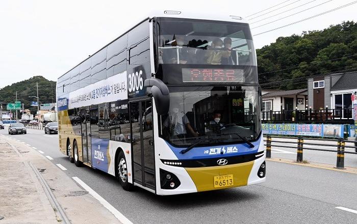 경기도 공공버스에 친환경 2층 전기버스 첫 도입