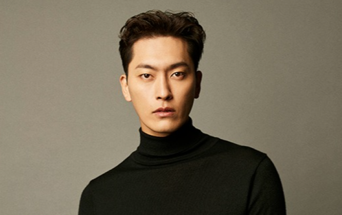 ‘원더우먼’ 김봉만, 비주얼부터 긴장감까지 ‘눈길’