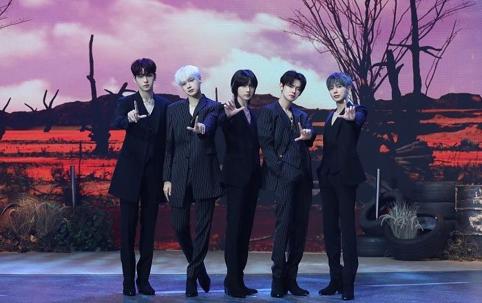 ‘2021년 글로벌 대세’ TXT, ‘혼돈의 장: FREEZE’로 美 빌보드 4개 차트인!