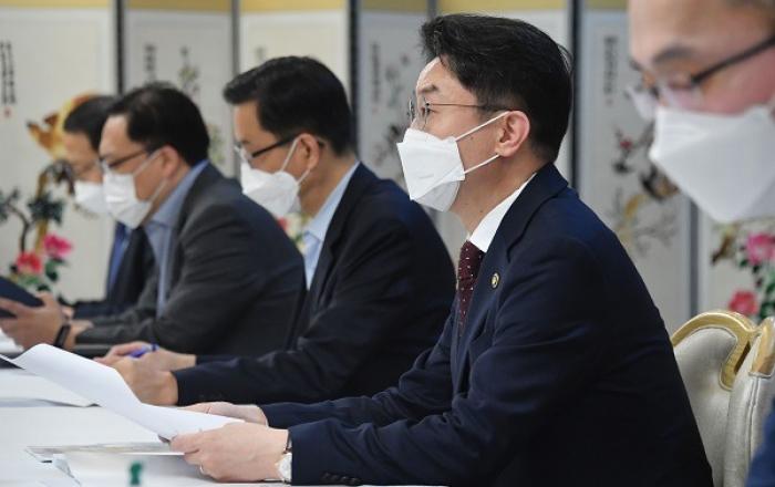 기재부 차관 “유류세·LNG 할당관세 인하…내주 경제중대본서 발표”