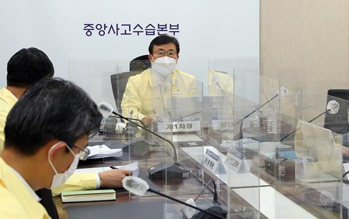 “위중증 환자 최고치 기록…60세 이상 확진자 늘어”