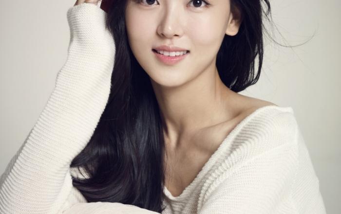 배우 강한나, ‘볼륨을 높여요’ 새 DJ 발탁! 첫 라디오 DJ 도전!