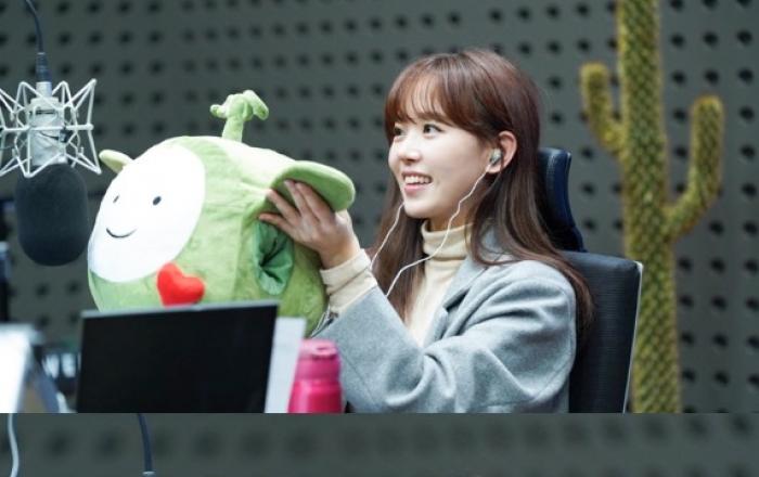 강한나, ‘볼륨을 높여요’ DJ 신고식 완료! 베테랑 진행 실력! 청취자들 호평!