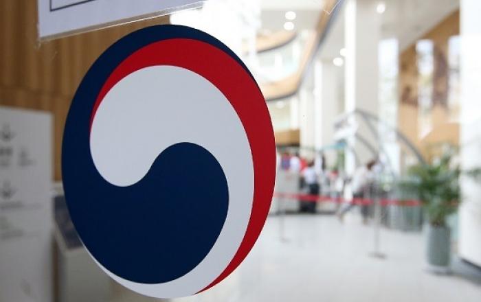 홍 부총리 “이란사태 실물경제 직접 영향없어…과도한 불안감 경계”