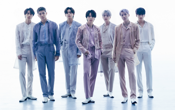 방탄소년단, 미국 빌보드 차트 개인·단체 호성적...RM ‘Indigo’, ‘빌보드 200’ 3위 재진입!