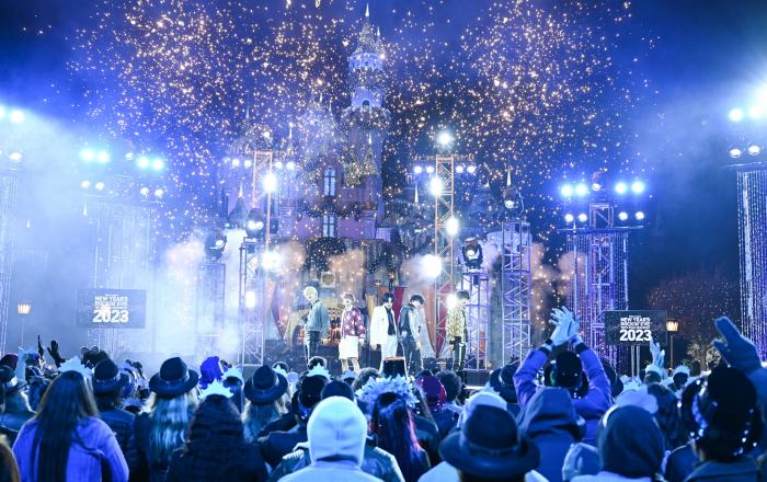 투모로우바이투게더, 美 ABC ‘뉴 이어스 로킹 이브’ 출연…전 세계 시청자 매료시킨 역대급 무대!