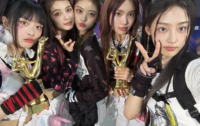 뉴진스, ‘제37회 골든디스크어워즈 with 틱톡’서 2관왕…신인상⋅본상 수상!