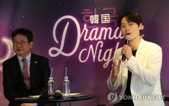 도쿄 찾은 문체부 장관·이도현…