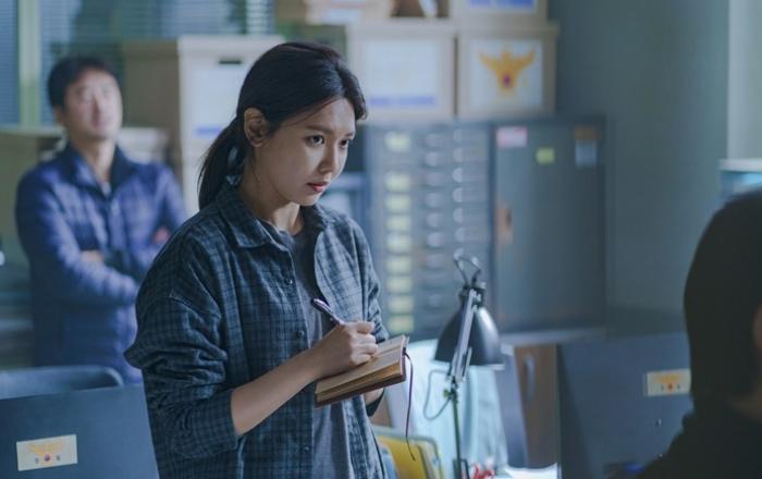 ‘본 대로 말하라’ 열혈 순경 최수영, 목숨 걸고 생존자 구했다 ‘긴장감 최고조’
