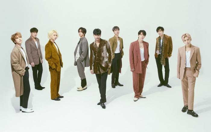 슈퍼주니어 리패키지 앨범 ‘타임리스’, 국내 주간 음반차트 1위! 뜨거운 반응!