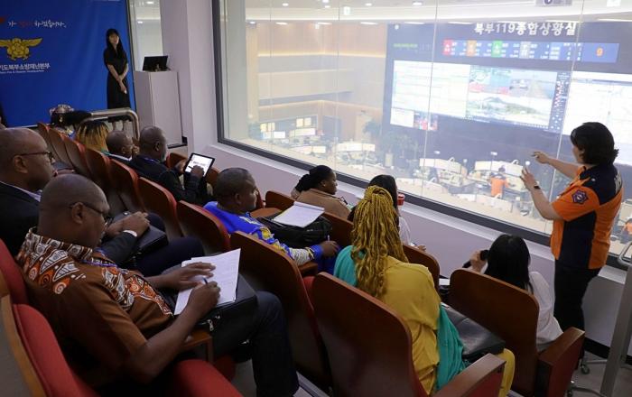 카메룬 고위급관리자 “선진 119상황관리 배우자” 북부119종합상황실 견학