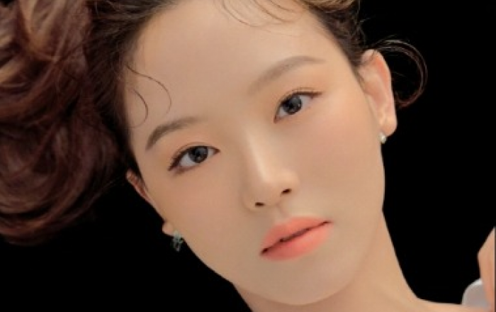 배우 강한나, 만개한 ‘봄의 여신’! 화사한 매력 담긴 화보 공개!