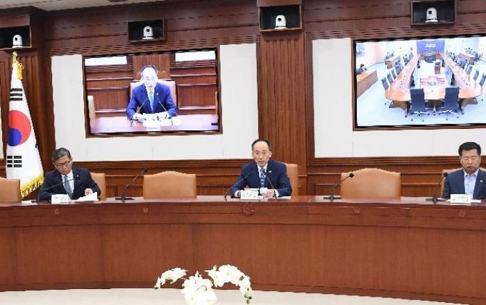 경제부총리 “유류세 인하 연장 검토…10월부터 물가 안정세 전망”