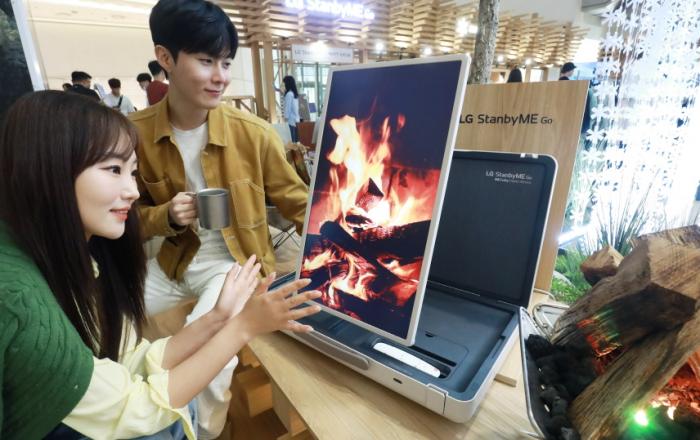 LG 스탠바이미 Go와 함께 즐기는 가을 캠핑