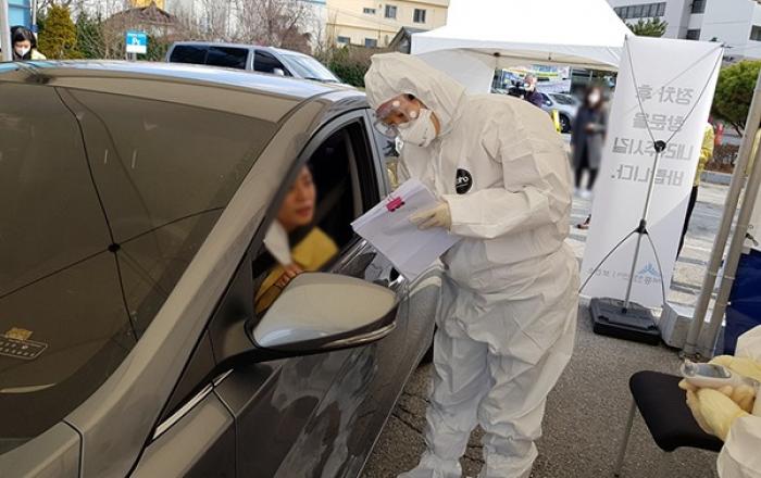 정부, ‘드라이브 스루’ 진료소 표준운영지침 마련…지자체에 제공