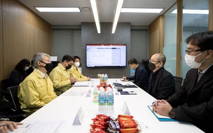AI로 확진자 분류·마스크정보 앱…코로나19 대응 ICT기업 적극 동참