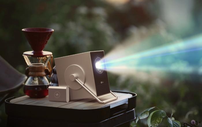 ‘한 손에 잡히는 나만의 작은 프리미엄 시네마’ LG전자, ‘LG 시네빔 큐브(Qube)’ 출시