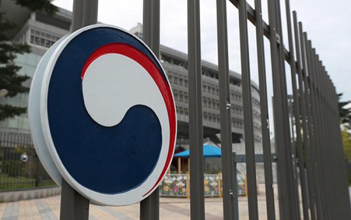 공무원 ‘퇴근하면 집으로’…공공부문부터 ‘사회적 거리두기’ 앞장