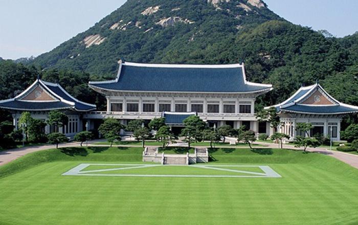 문재인 대통령 “바이러스와의 싸움은 이인삼각 경기…함께 이겨내자”