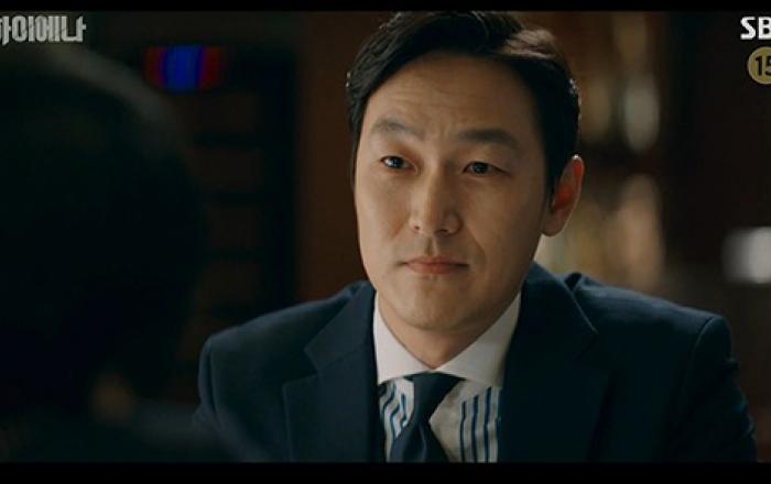 '하이에나' 김재철, 선한 눈빛 뒤 욕망의 민낯 '반전 캐릭터' 대활약!