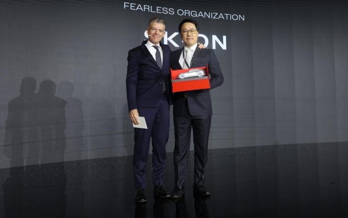 SK온, 페라리 2024년 우수 공급사로 선정