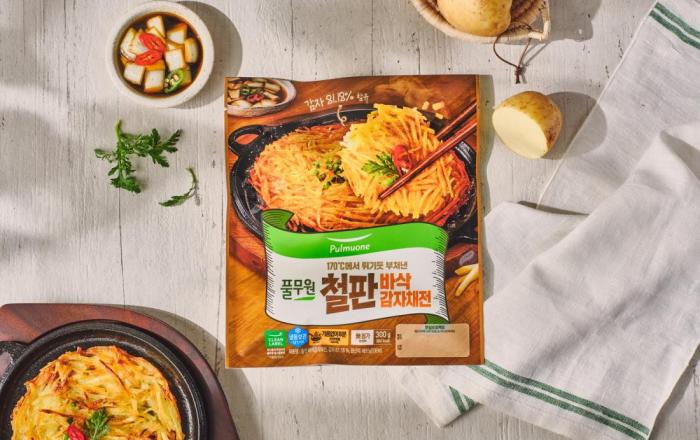 풀무원, 170도 철판에서 튀기듯 부쳐내 바삭한 ‘철판수제전’ 2종 출시
