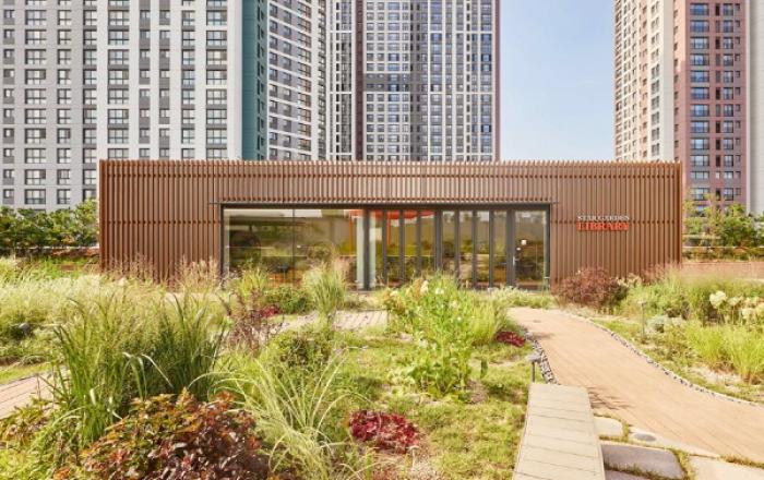 가을 바람과 함께 독서하고 산책하고! 스타필드 수원, ‘스타가든 도서관’과 ‘꽃내음 정원’ 오픈