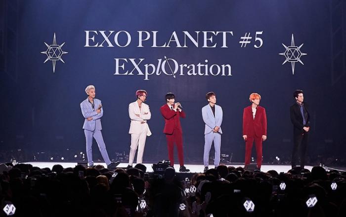 엑소, 다섯 번째 단독 콘서트 화보집 및 라이브 앨범 패키지 4월 21일 출시!