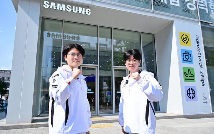 삼성전자, T1 선수단과 오디세이 체험 행사 열어