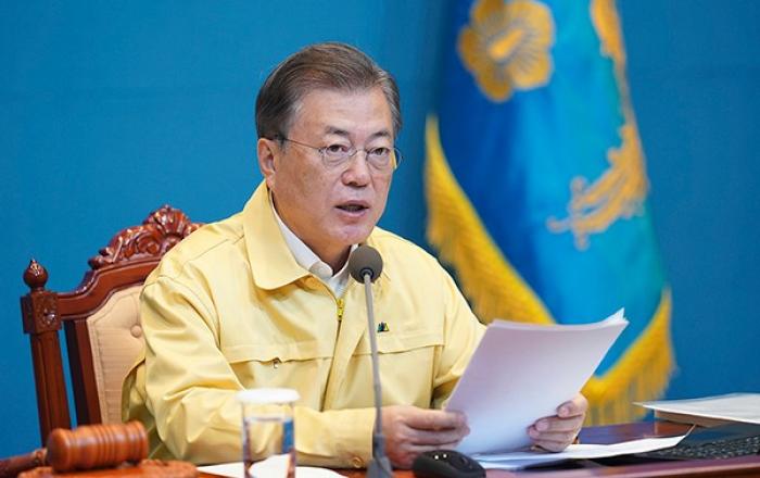 문재인 대통령 “긴급재난지원금, 대상자에 미리 통보 후 신청 받으라”