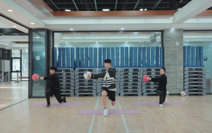 손흥민 선수의 축구 교실이 우리 집에서 열린다